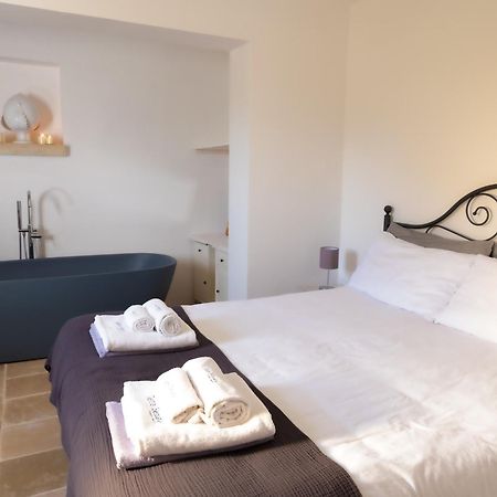 Terra Sessana Ville E Trullo Con Piscina Privata 奥斯图尼 外观 照片