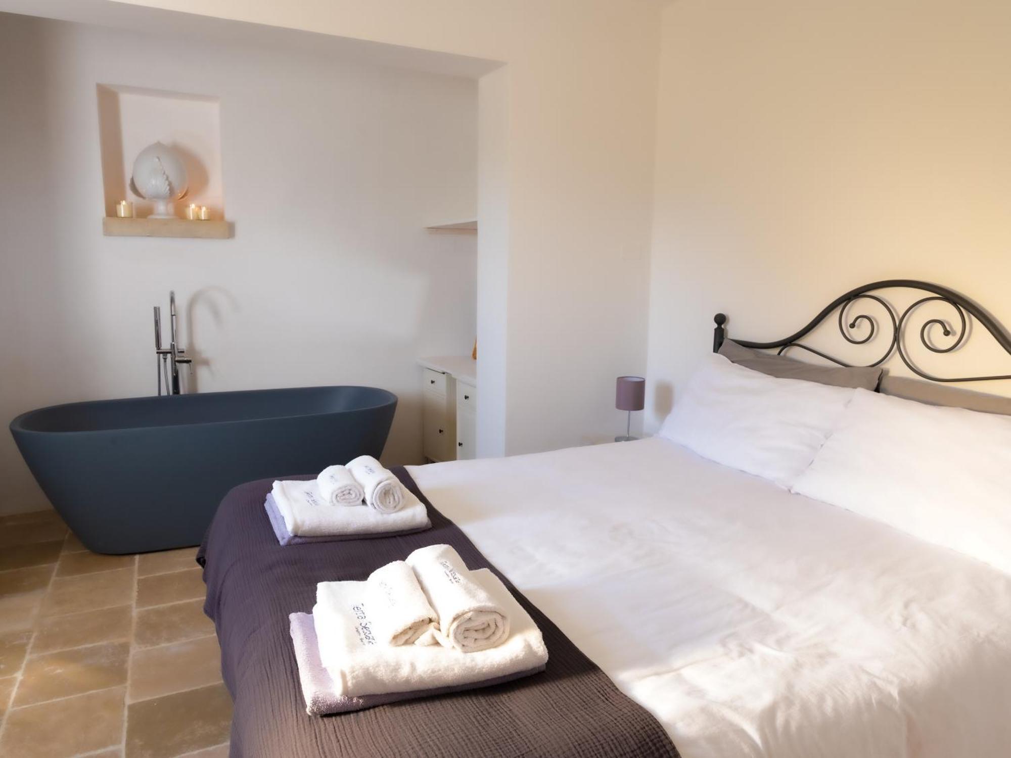 Terra Sessana Ville E Trullo Con Piscina Privata 奥斯图尼 外观 照片